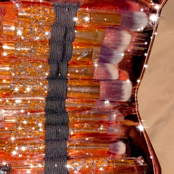 Make up brushes - Picture 1 of 2